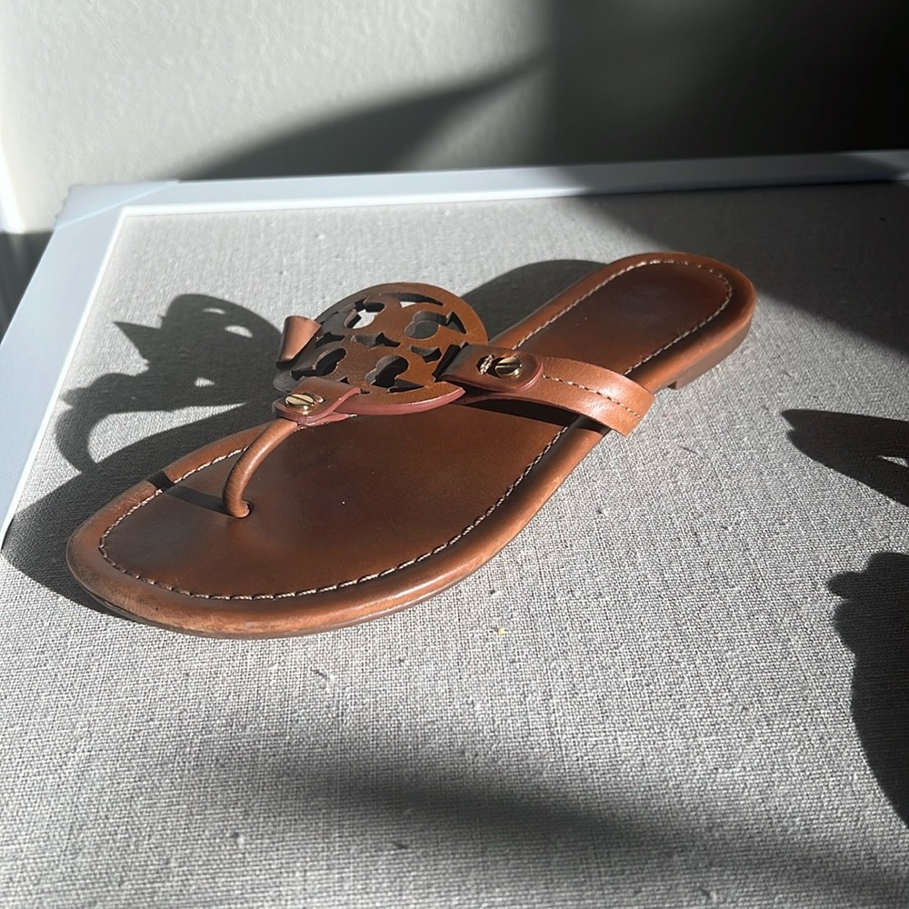Tory Burch Miller Leather Sandal Tan Brown
Size 8
